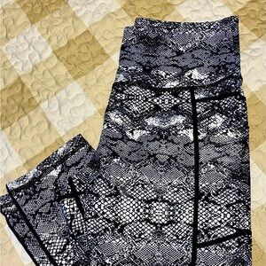 Like new Zyia capris